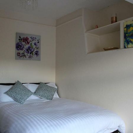 John St Town House - Self Catering - Guesthouse Style - Great Value Family And Double Rooms Workington Ngoại thất bức ảnh