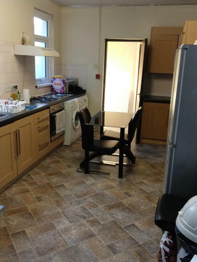 John St Town House - Self Catering - Guesthouse Style - Great Value Family And Double Rooms Workington Ngoại thất bức ảnh