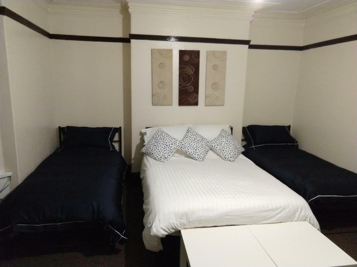 John St Town House - Self Catering - Guesthouse Style - Great Value Family And Double Rooms Workington Ngoại thất bức ảnh