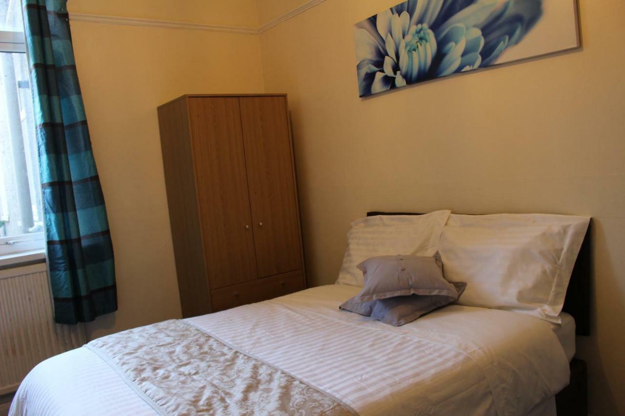 John St Town House - Self Catering - Guesthouse Style - Great Value Family And Double Rooms Workington Ngoại thất bức ảnh